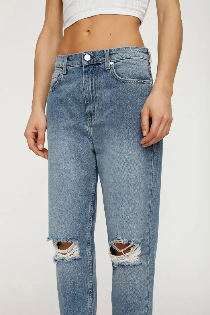  Jeans with unique ripped style    