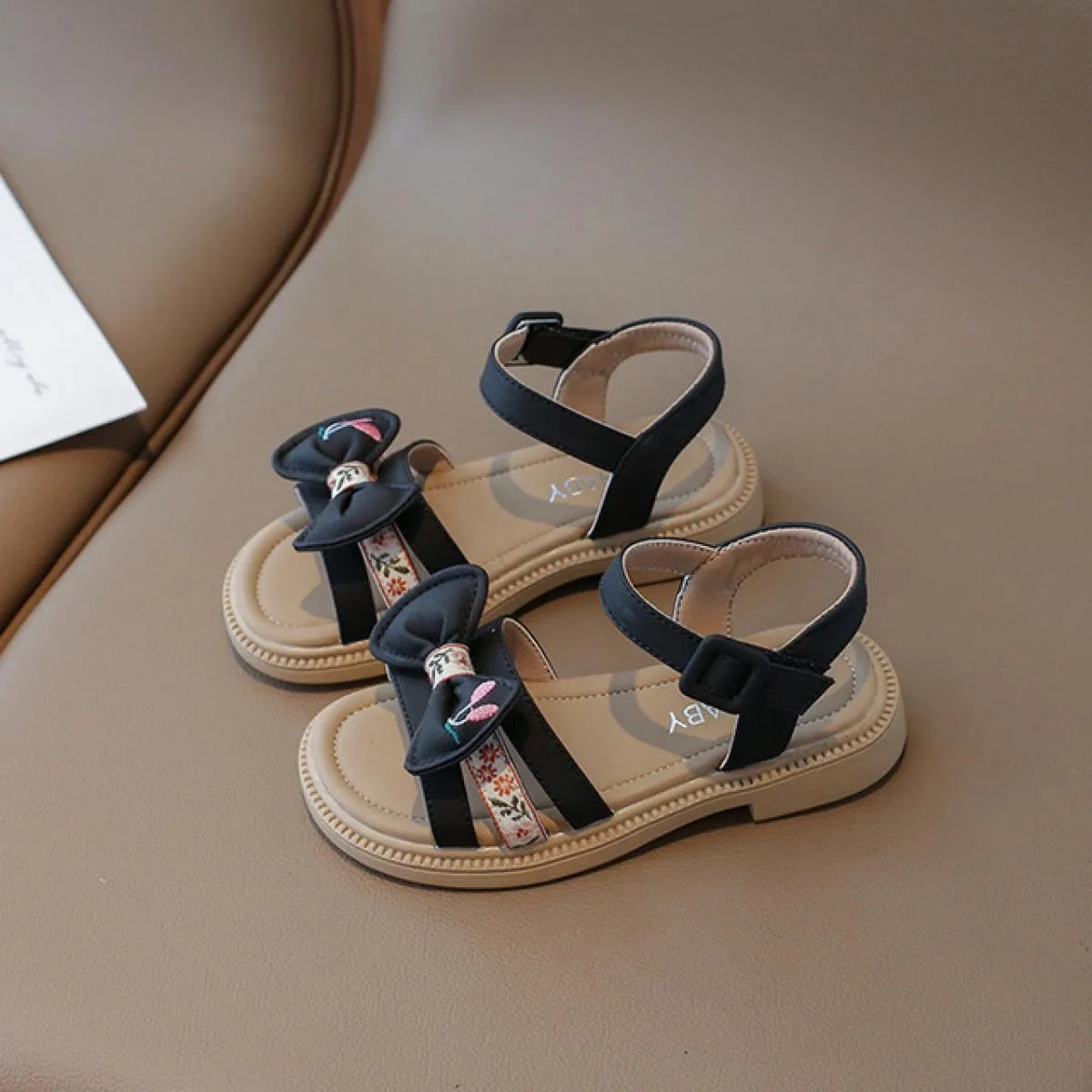 Sandali da ragazza Estate Stile antico Sandali da principessa per bambini Moda Ricama fiori Versatile scarpa da spiaggia aperta